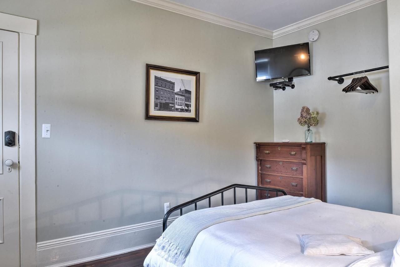 Hotel The Burrell House à Keene Extérieur photo
